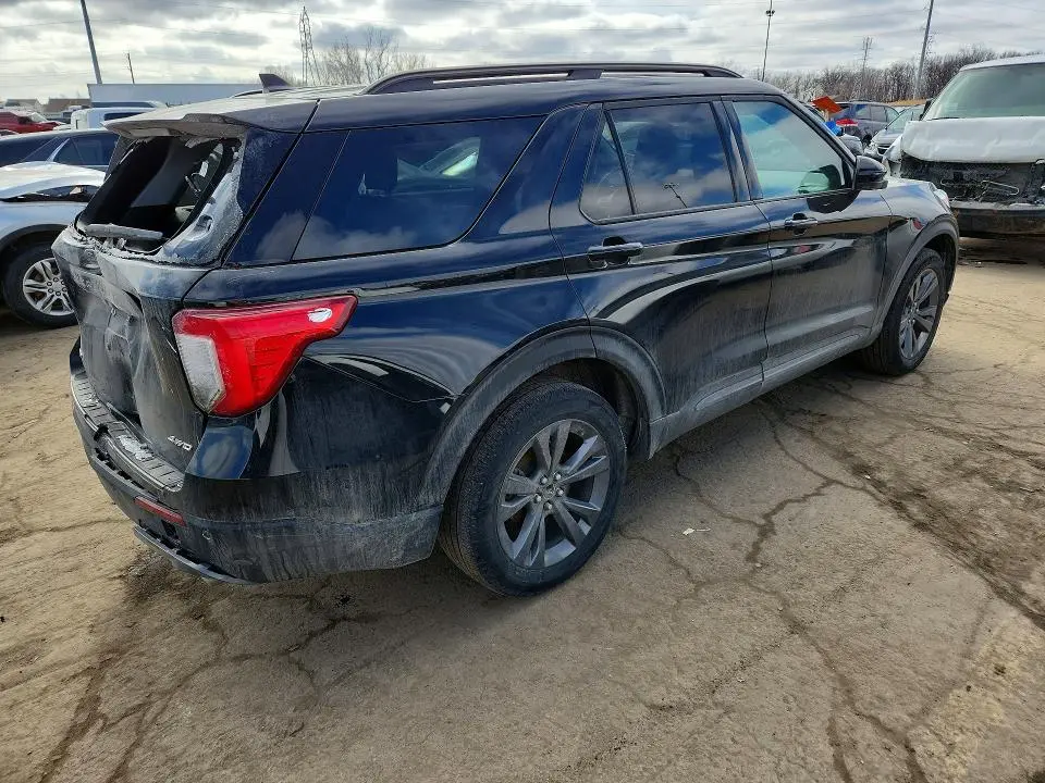2023 FORD EXPLORER XLT  