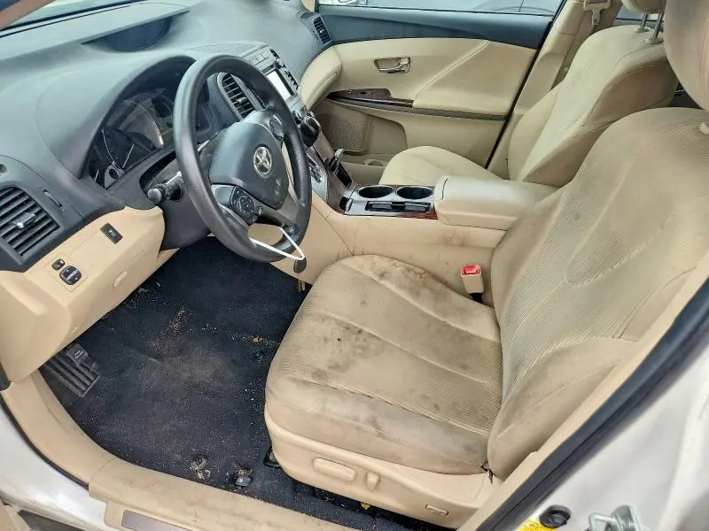 2013 TOYOTA VENZA LE  