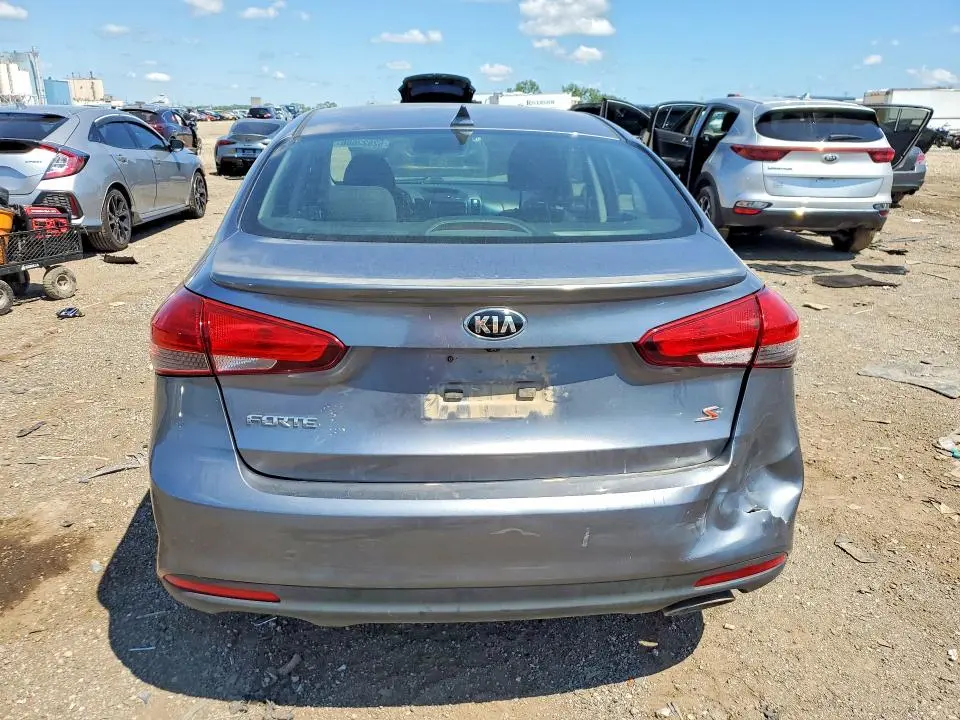 2018 KIA FORTE S  