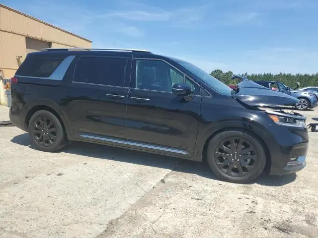 2023 KIA CARNIVAL SX  