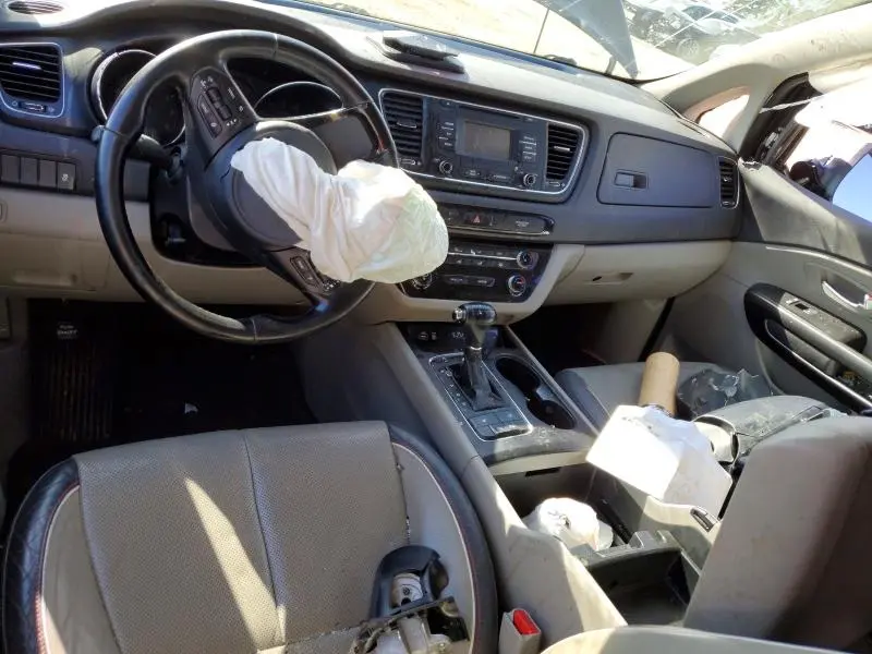 2017 KIA SEDONA LX  