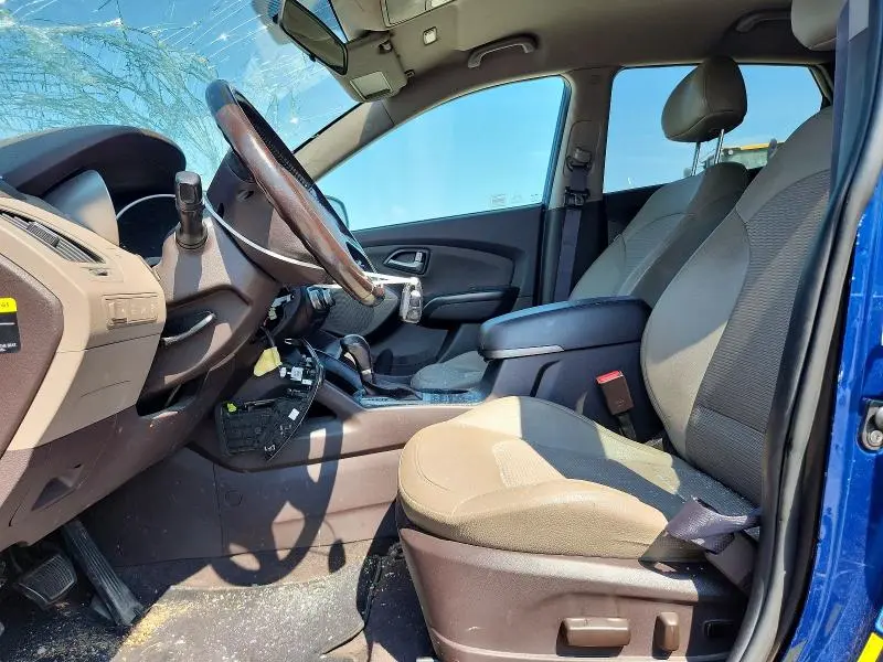 2015 HYUNDAI TUCSON SE  