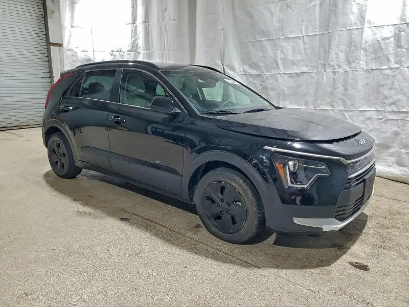 2023 KIA NIRO EX  