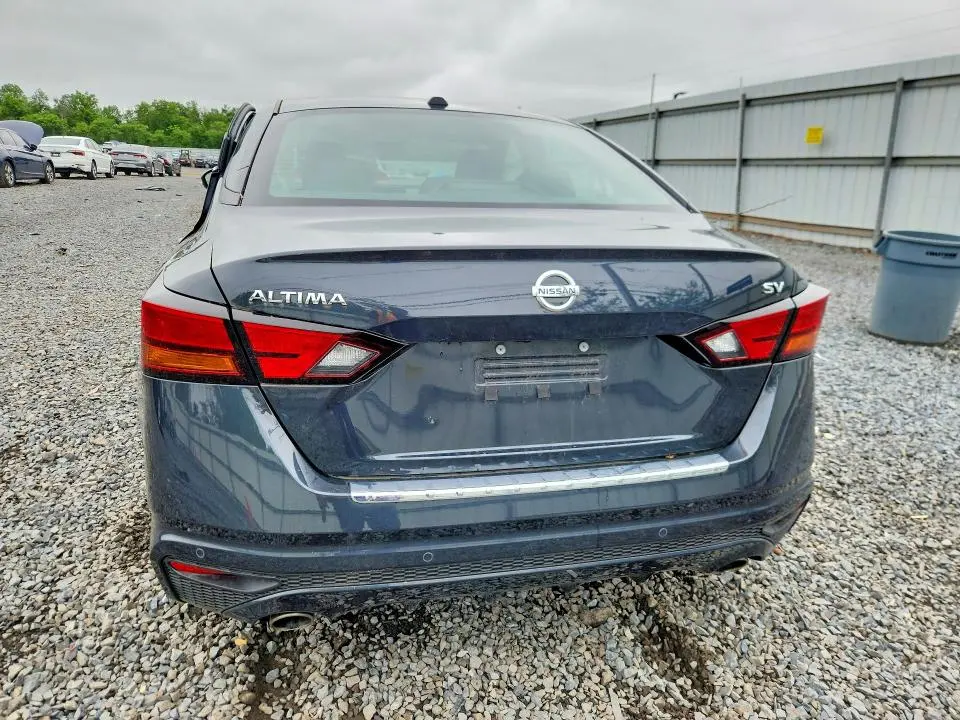 2022 NISSAN ALTIMA SV  