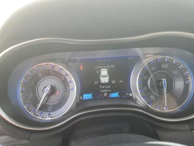 2016 CHRYSLER 300 LIMITED  