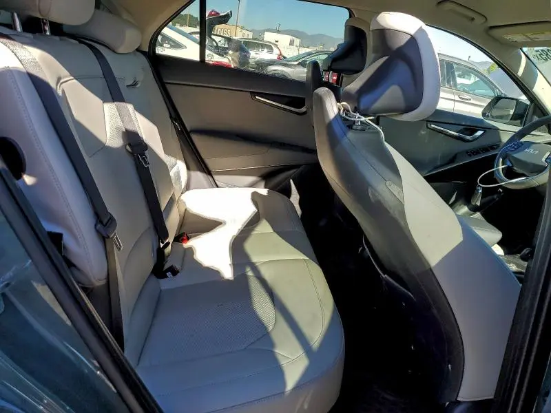 2024 KIA NIRO EX  