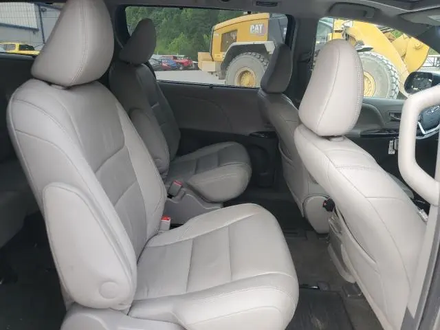 2015 TOYOTA SIENNA XLE  