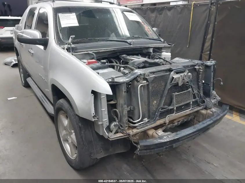 2013 CHEVROLET AVALANCHE LT