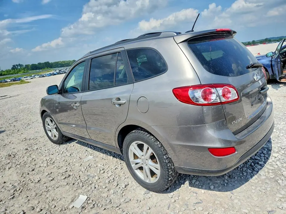 2011 HYUNDAI SANTA FE SE  