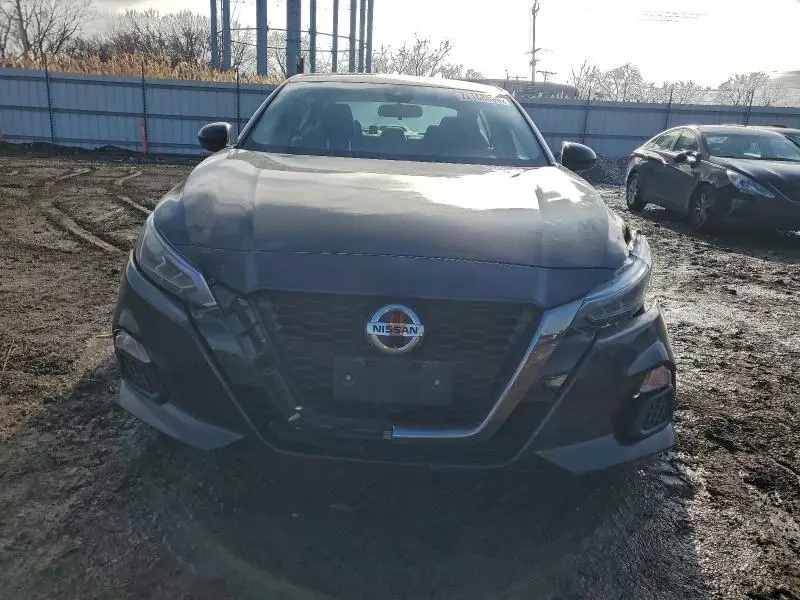 2021 NISSAN ALTIMA SR  