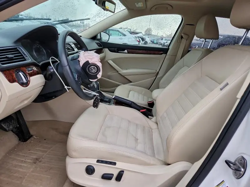 2012 VOLKSWAGEN PASSAT SEL  
