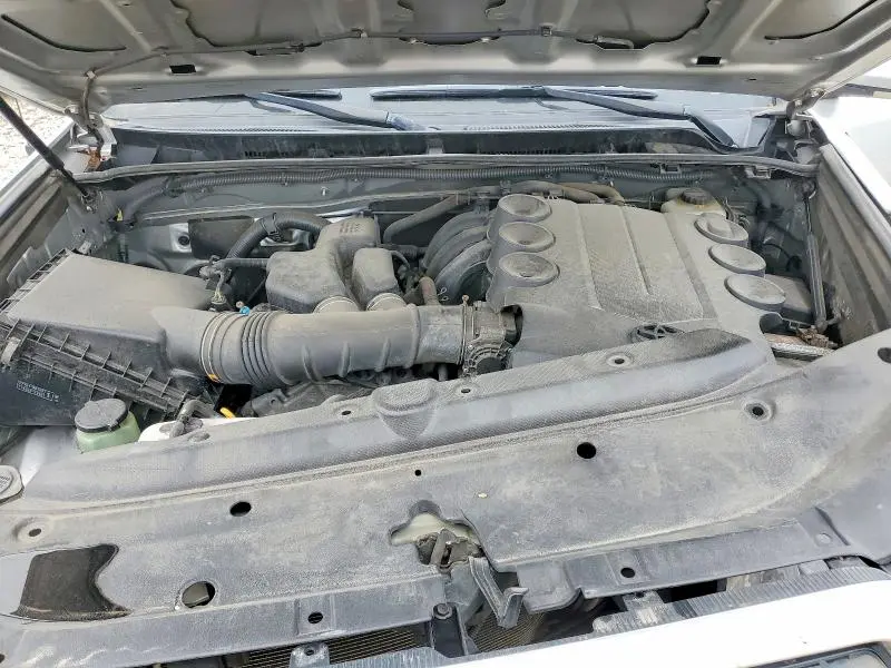 2010 TOYOTA 4RUNNER SR5  