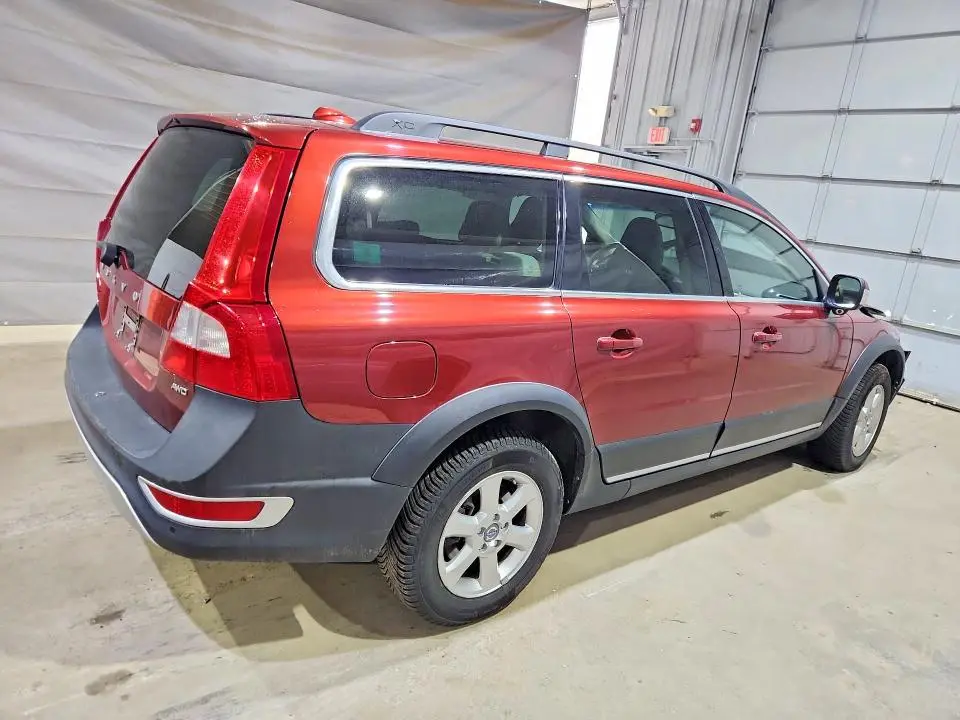 2011 VOLVO XC70 3.2  