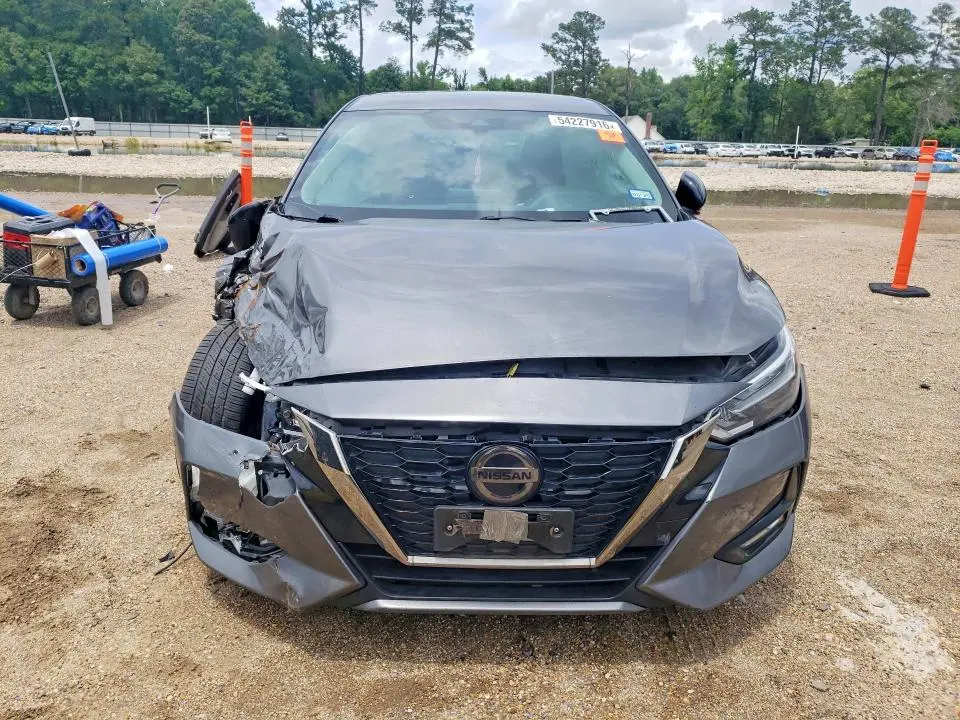 2021 NISSAN SENTRA SR  