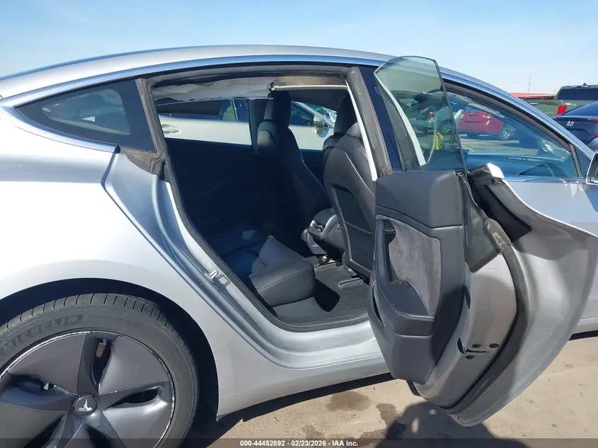 2018 TESLA MODEL 3  