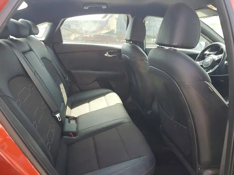 2021 KIA FORTE GT LINE  