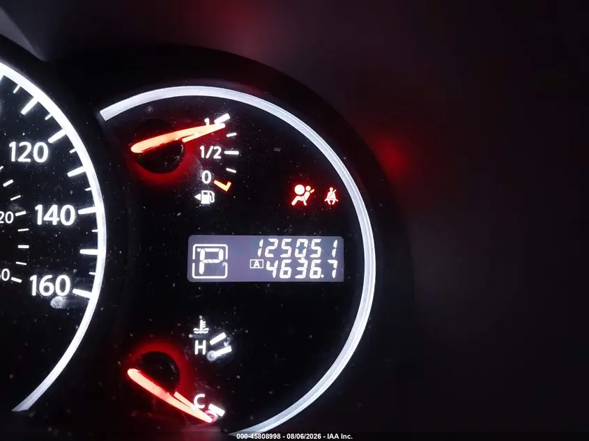 2013 NISSAN QUEST SV