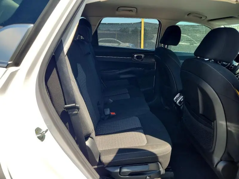 2022 KIA SORENTO LX  