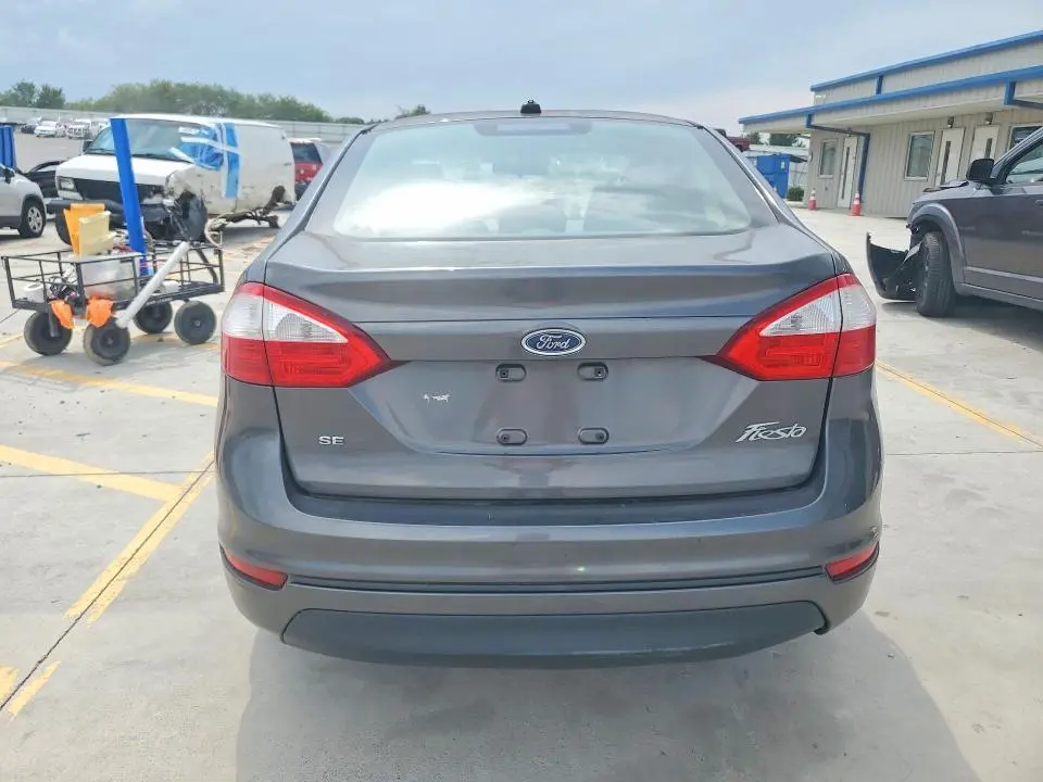 2015 FORD FIESTA SE  