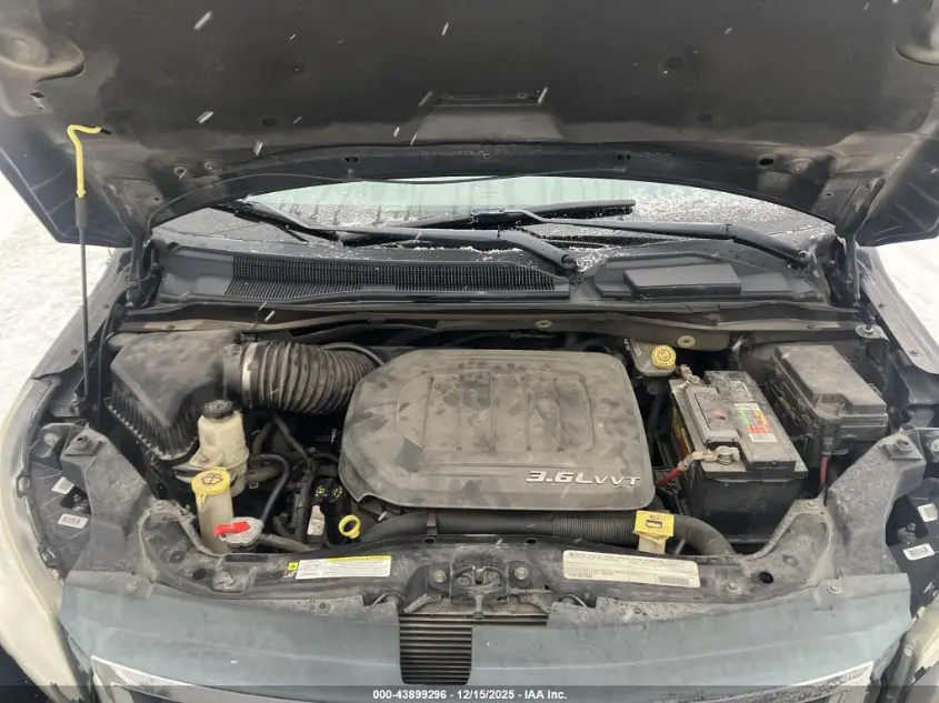 2011 VOLKSWAGEN ROUTAN SEL