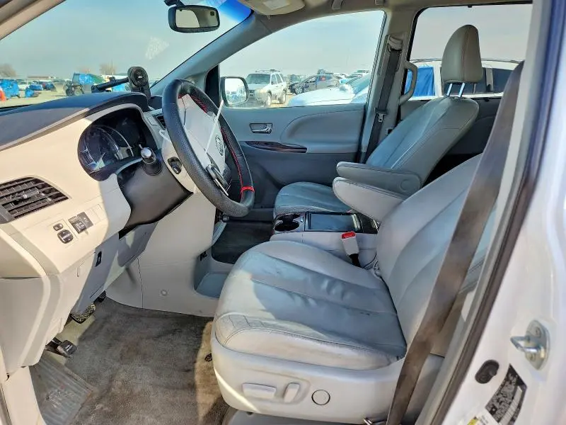 2013 TOYOTA SIENNA XSE 7-PASSENGER  