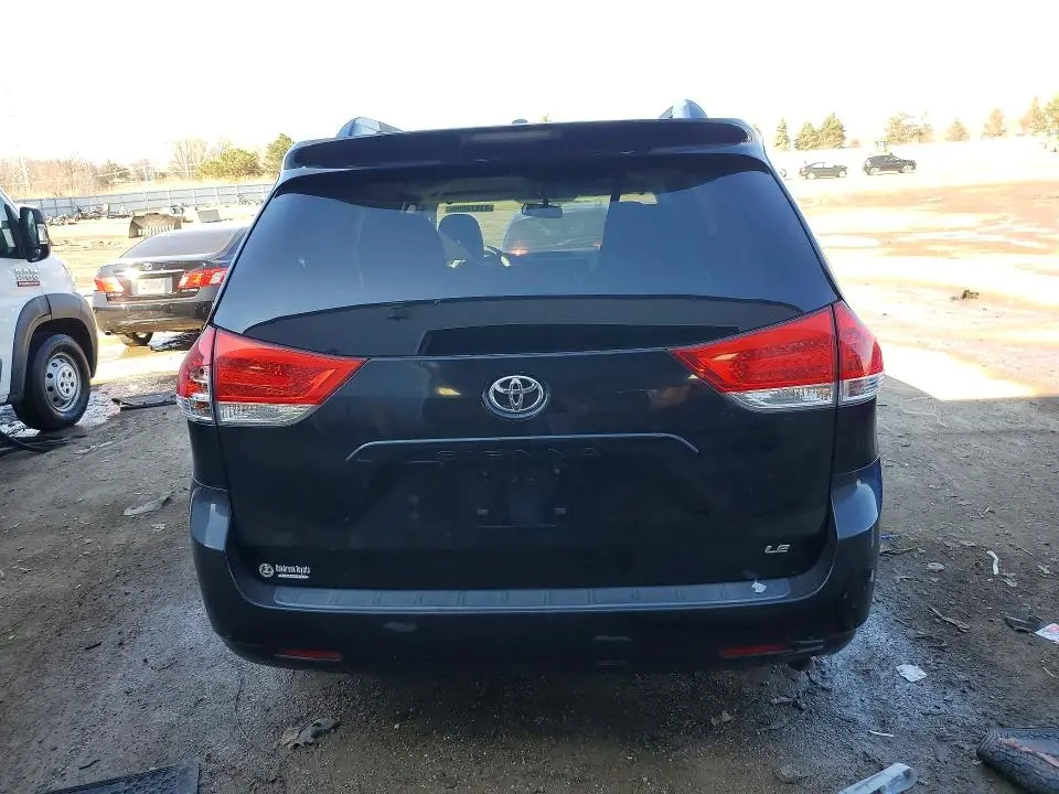 2012 TOYOTA SIENNA LE 8-PASSENGER  