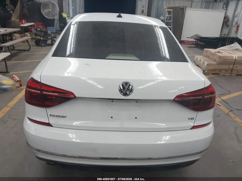 2017 VOLKSWAGEN PASSAT 1.8T R-LINE