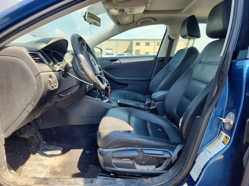 2017 VOLKSWAGEN JETTA SE  