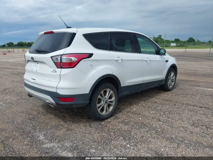 2017 FORD ESCAPE SE
