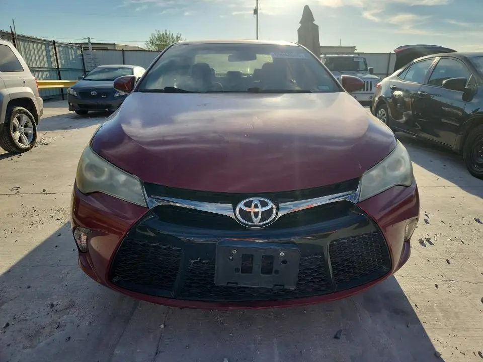 2017 TOYOTA CAMRY SE  