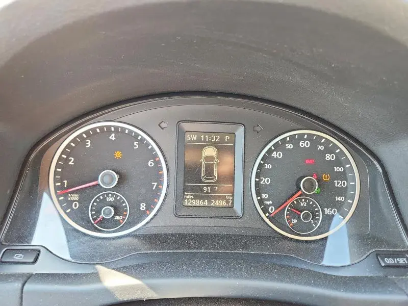 2011 VOLKSWAGEN TIGUAN S  