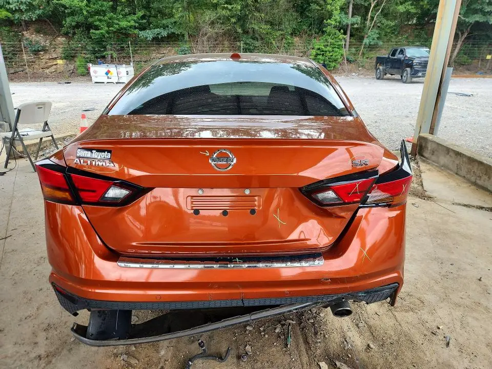 2021 NISSAN ALTIMA SR  