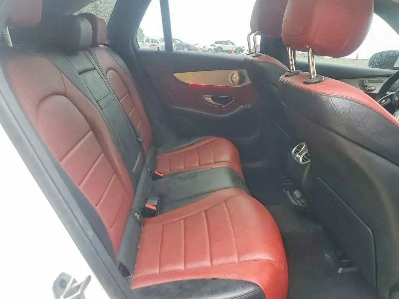 2021 MERCEDES-BENZ GLC 300  