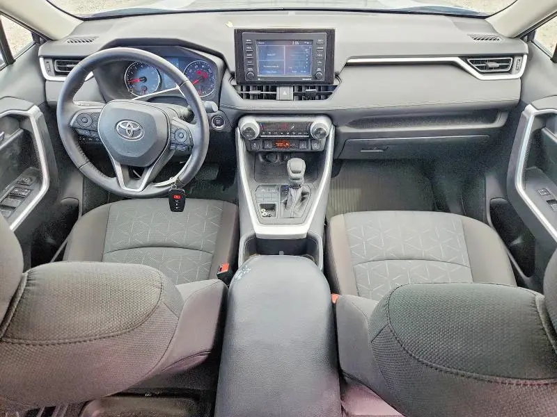 2022 TOYOTA RAV4 XLE  