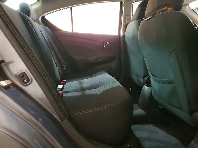 2019 NISSAN VERSA SV  