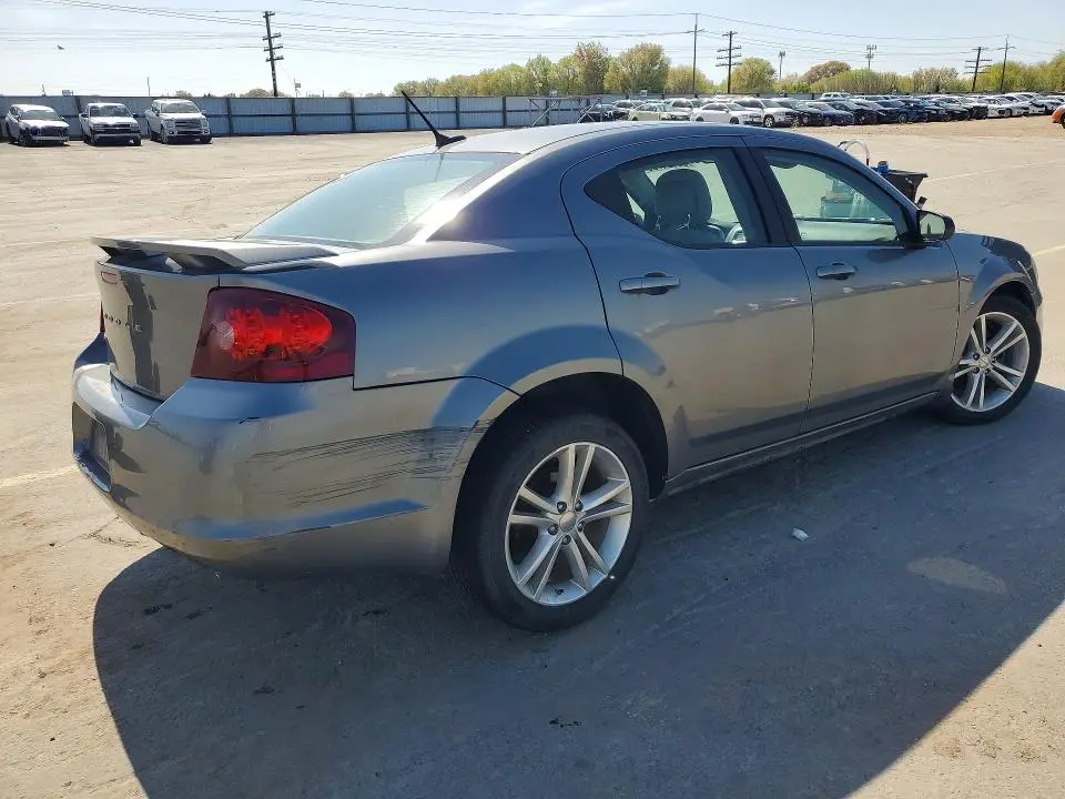 2013 DODGE AVENGER SE  
