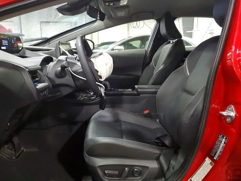 2025 TOYOTA PRIUS XLE  