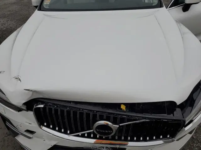 2023 VOLVO XC60 PLUS  