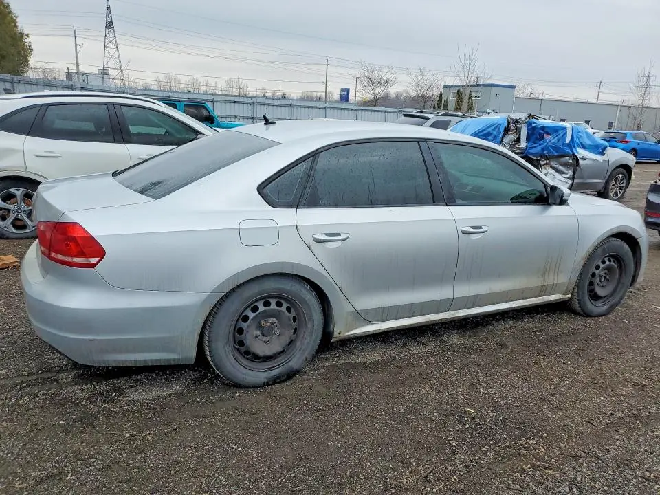 2013 VOLKSWAGEN PASSAT S  
