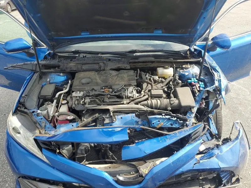 2020 TOYOTA CAMRY XLE  