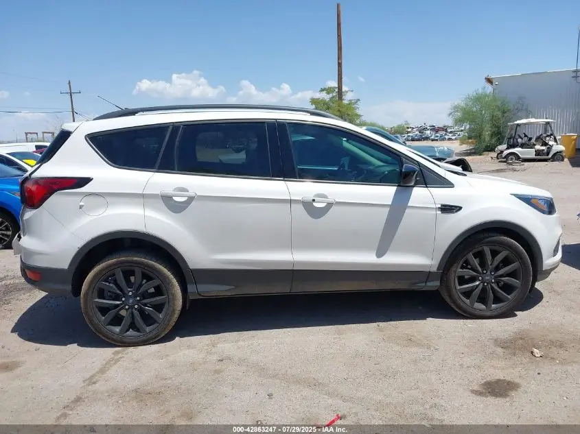 2019 FORD ESCAPE SE