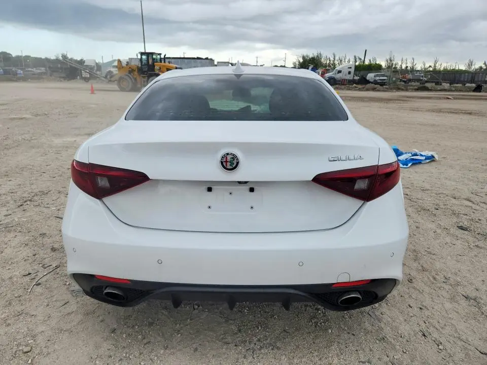2017 ALFA ROMEO GIULIA   