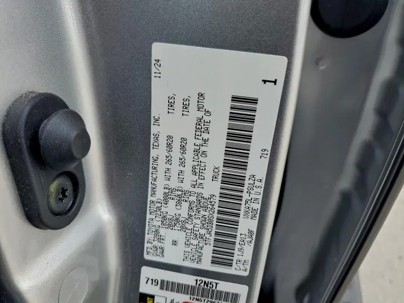 2025 TOYOTA TUNDRA CREWMAX LIMITED  