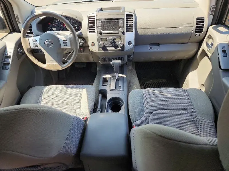 2017 NISSAN FRONTIER SV  