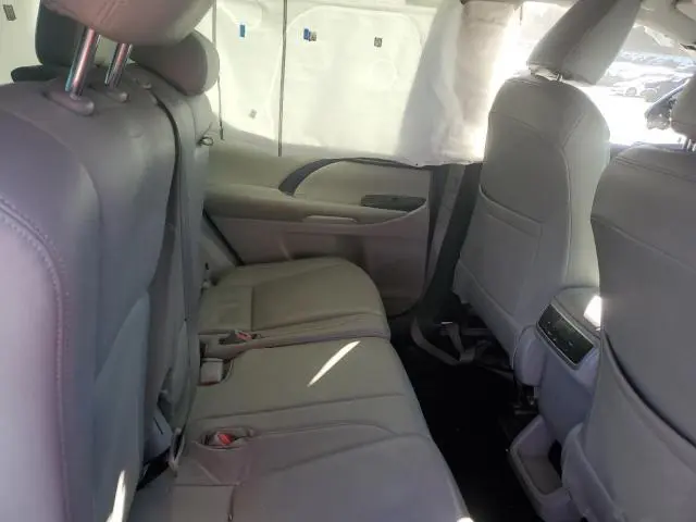 2017 TOYOTA HIGHLANDER LE  