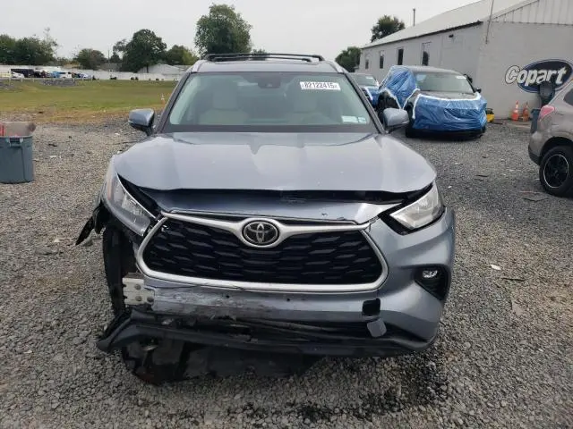 2020 TOYOTA HIGHLANDER XLE  