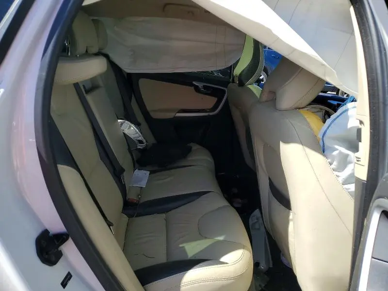 2011 VOLVO XC60 3.2  
