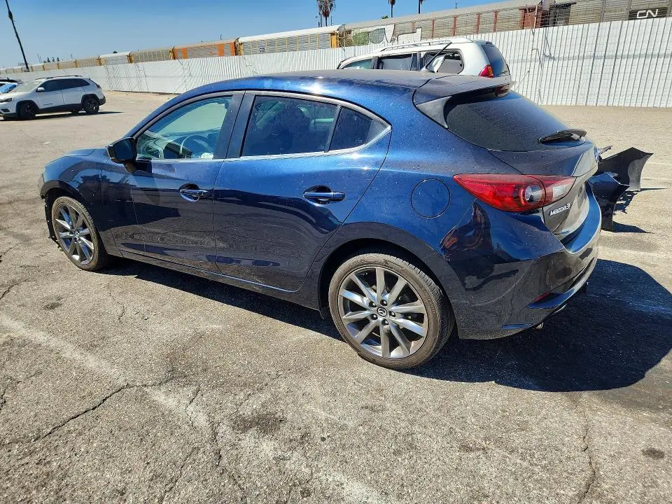2018 MAZDA 3 TOURING  