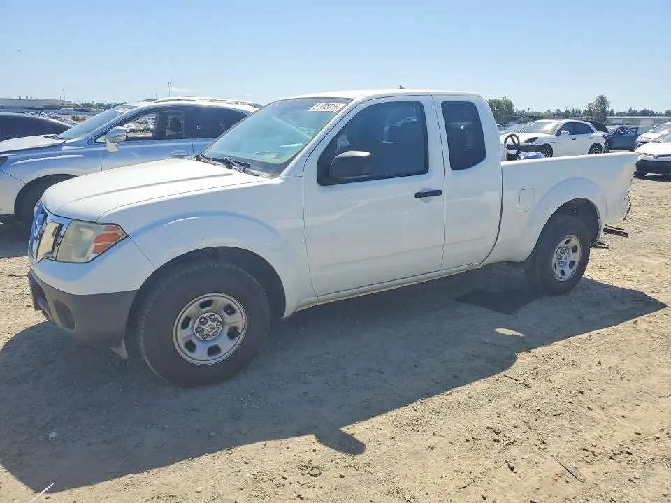 2014 NISSAN FRONTIER S  