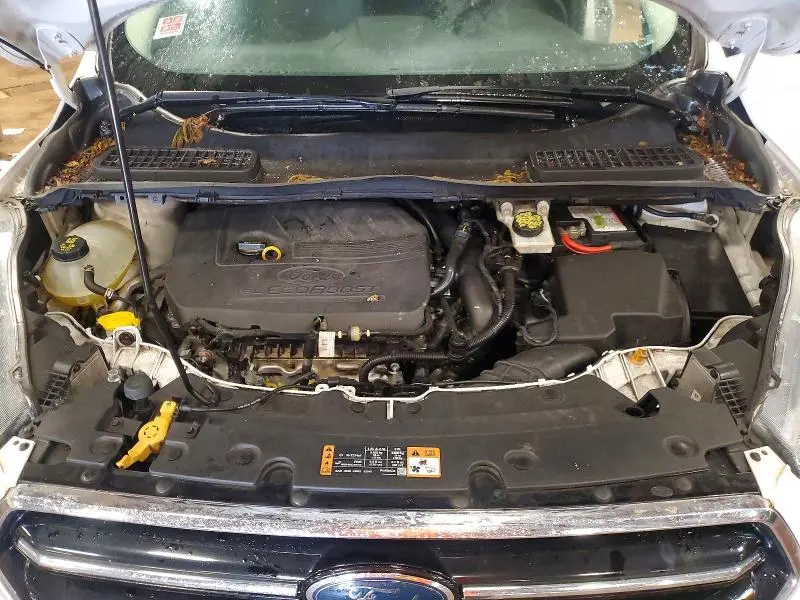 2017 FORD ESCAPE SE  
